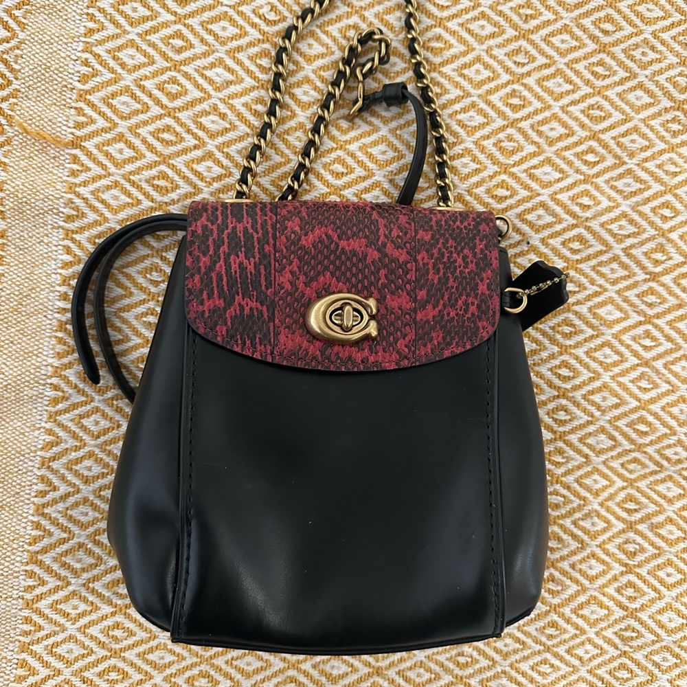 Elegant Black and Red Women's Bag